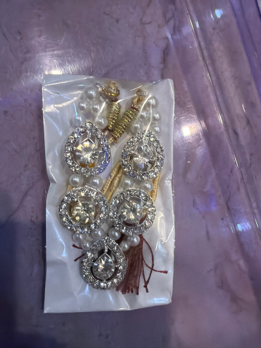 Round Dimond with White Perl Mala Jewellery For  Shreenath Ji, Laddu Gopal & Shri Krishna, Radha (3 Inch Mala Size)